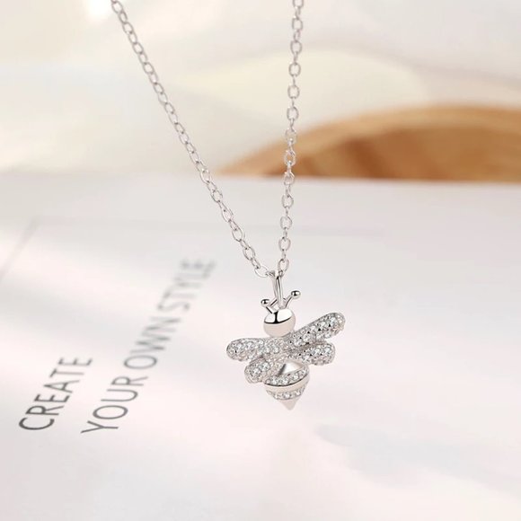 14k Gold Diamonds Queen Bee Sterling Silver Necklace - Picture 2 of 9